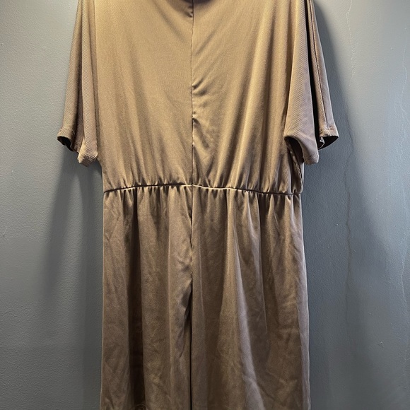 Romper - Picture 2 of 2